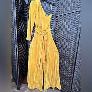 Velvet Jumpsuit with belt